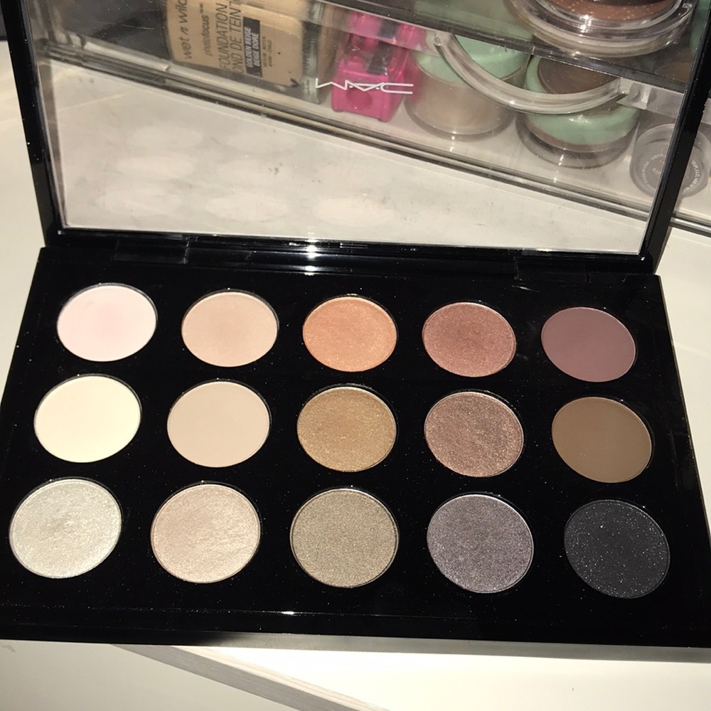 Mac 15x Cool Neutral eyeshadow palette